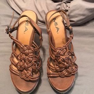 Mia wedges